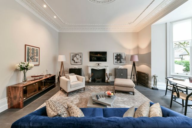 Thumbnail Flat for sale in Redcliffe Square, Chelsea, London