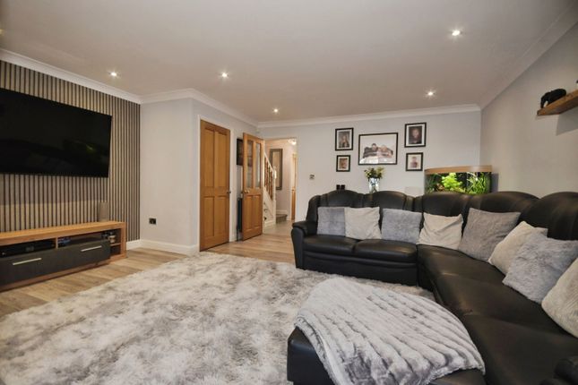 26, Laburnum Close, Sheffield photo 2