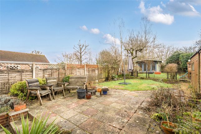 47, Cedar Close, Surrey photo 3