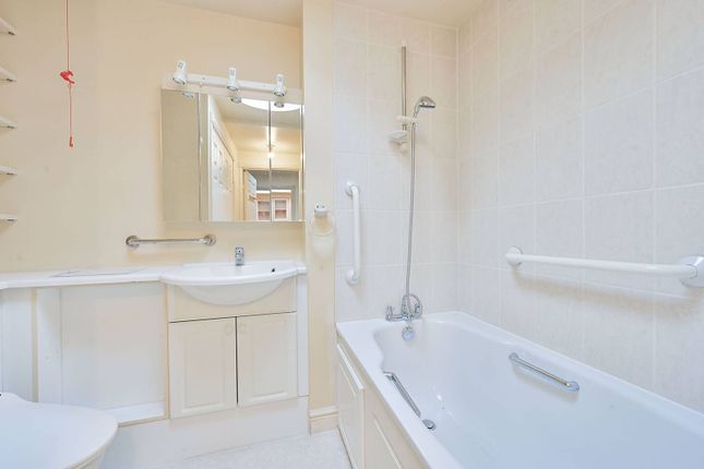 Flat for sale in Bryant Court, Acton, London