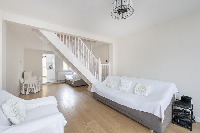 77, Sunnyside Road, Chesham photo 3
