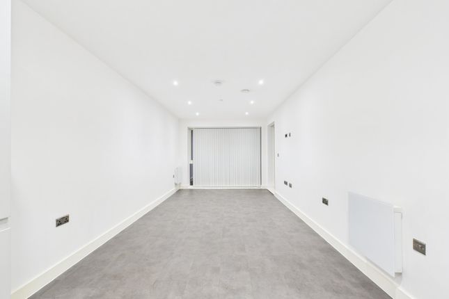 8 Chaplin Court, 56A, Kew Bridge Road, Brentford photo 4