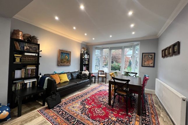 152, Uxbridge Road, Hatch End photo 2