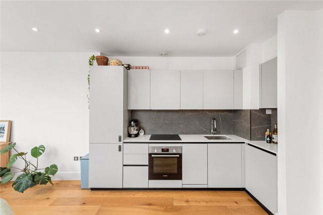 Flat 4, Landex Apartments 30-36,, Stamford Road, London photo 3