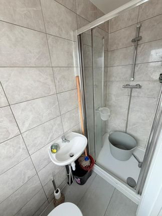 Northolt Road, South Harrow photo 5