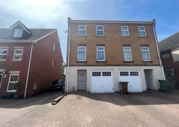 Thumbnail Property to rent in Small Meadow Court, Caerphilly