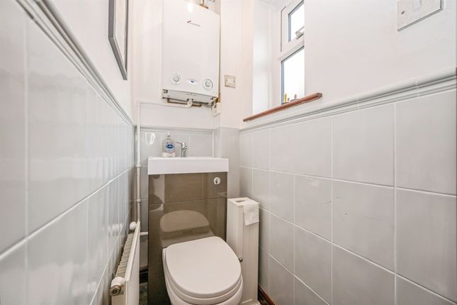 97, Redwood Drive, BURTON-ON-TRENT photo 4