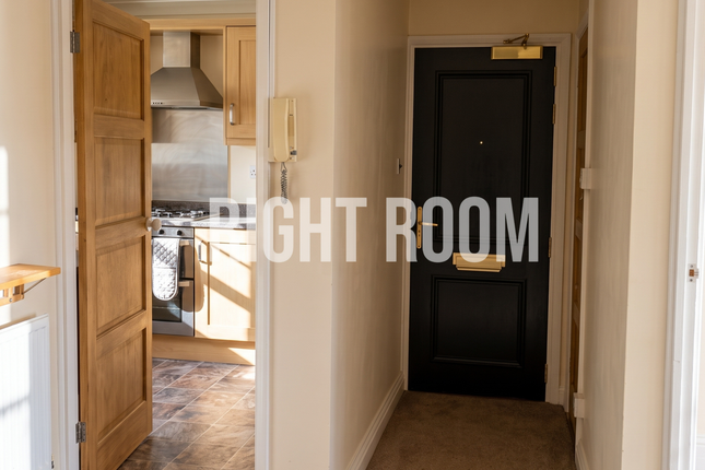 D-Higham Court, Woodford Green, Essex, London photo 5