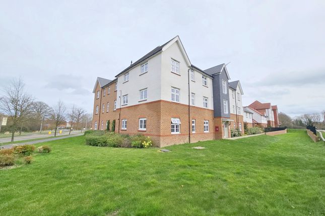 Thumbnail Flat for sale in Austen Grove, Arborfield Green, Reading
