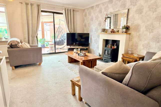 26, Cypress Road, Tewkesbury photo 4