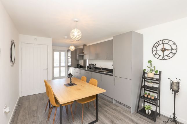 7 Tawny Drive, Sheffield photo 4