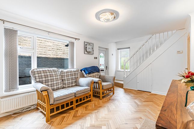 9 Bryn Ilan, Pontypridd photo 4