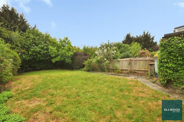 12, Sandringham Gardens, North Finchley photo 3
