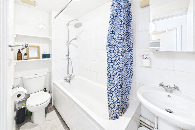 Flat 1, Ambergate, 39, Trinity Rise, London photo 4