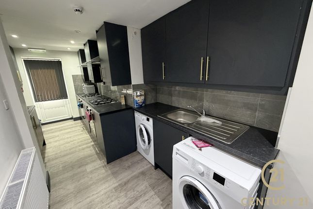 28, Colham Avenue, WEST DRAYTON photo 2