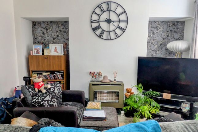 3, Ruskin Avenue, Bradford photo 2