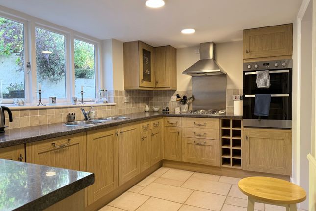 Cob Cottage, 33, High Street, Andover photo 3