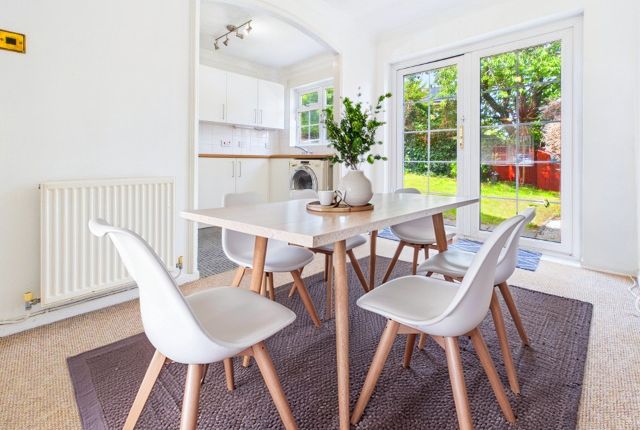 24, Pennyfarthing Lane, Undy photo 3