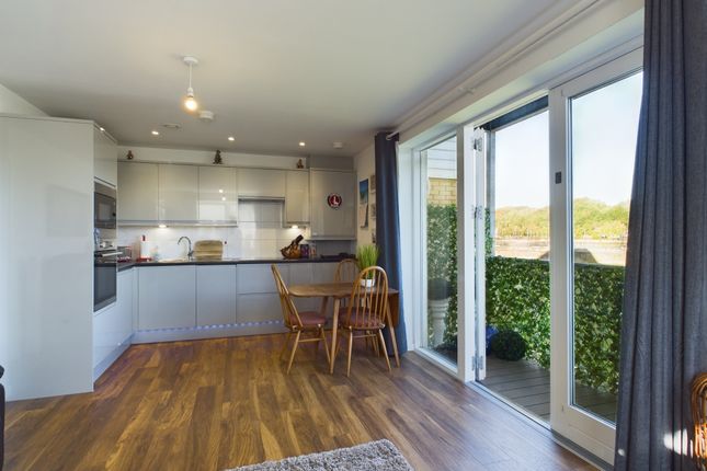 2-bed flat on 2, The Causeway, St. Marys Island, Chatham, £250,000