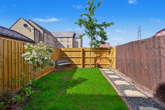 38, Avocet Close, Rugby photo 2
