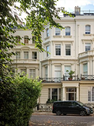Flat to rent in Rutland Gate, London