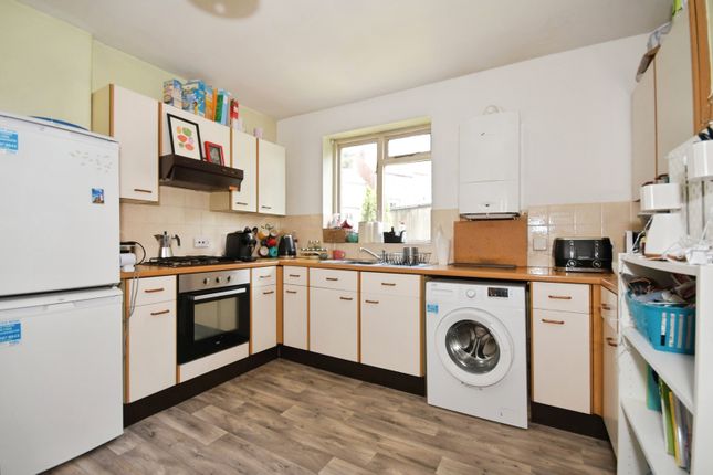 4B,, Spital Lane, Derbyshire photo 4