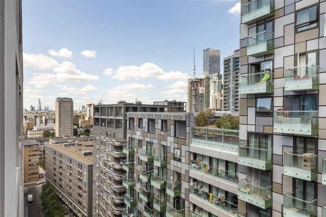 Flat for sale in Cobalt Point, 38 Millharbour, London