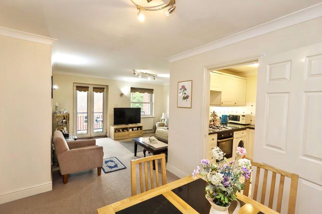 Flat 15, Aurora Court 14A Sunset Avenue, Woodford Green photo 2