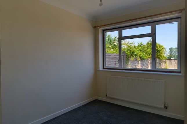 4, Elm Lane, Woolavington photo 3