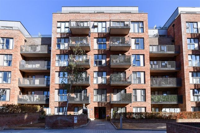 1-bed flat on Rosalind Drive, Maidstone, £190,000
