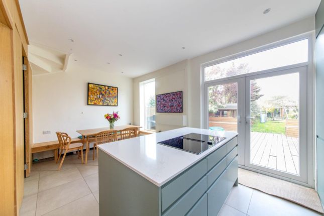 11, Loxton Road, London photo 3