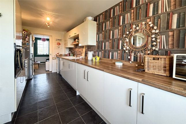 18, Neptune Road, Westbury photo 4
