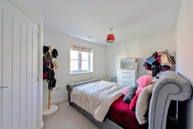 24, Narcissus Rise, Worthing photo 4