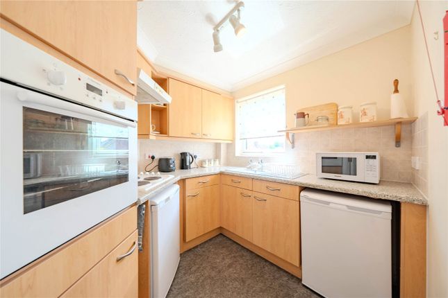 17, St. Edmunds Court, West Yorkshire photo 4
