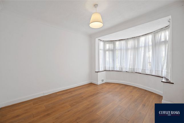 8, Rockford Avenue, Perivale photo 2