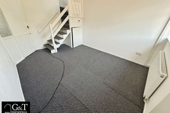 88 Spring Parklands, Dudley photo 2