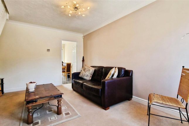 35, Mill Green, Bracknell photo 2
