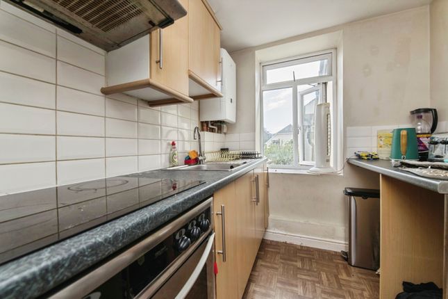 112B,, High Street, Devon photo 3