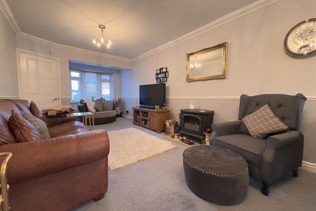 39, Boness Road, Swindon photo 2