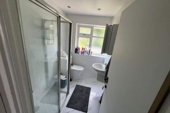 Mayfield Close, Uxbridge photo 4