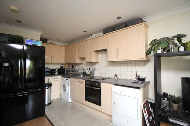 Flat 4, Arthur Court, 42, Winchester Road, Alton photo 3