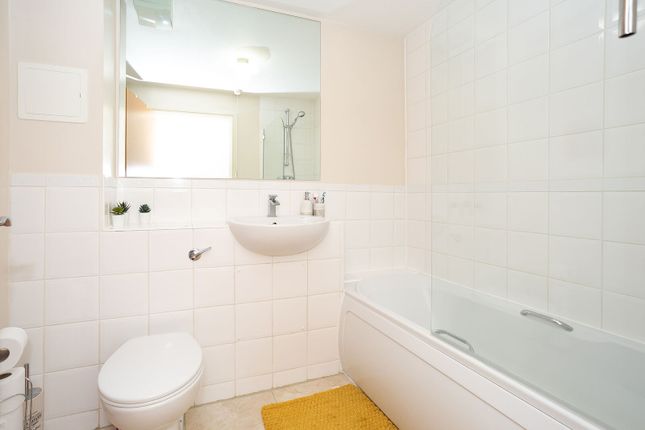 Ovaltine Court, WD4, Kings Langley photo 5