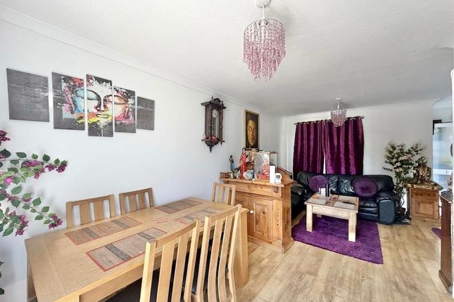 7, Maple Court, FROME photo 5