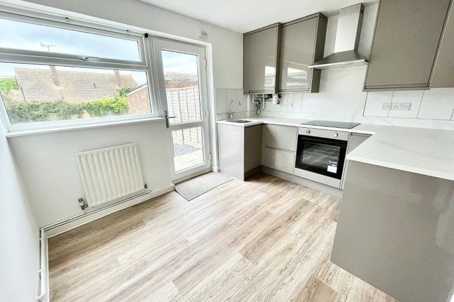 47, Nash Court Road, Kent photo 3