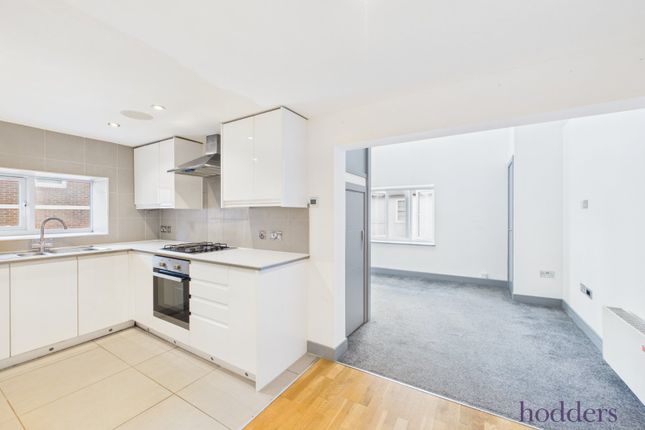 Flat 2,, Sterling House, Chertsey photo 4