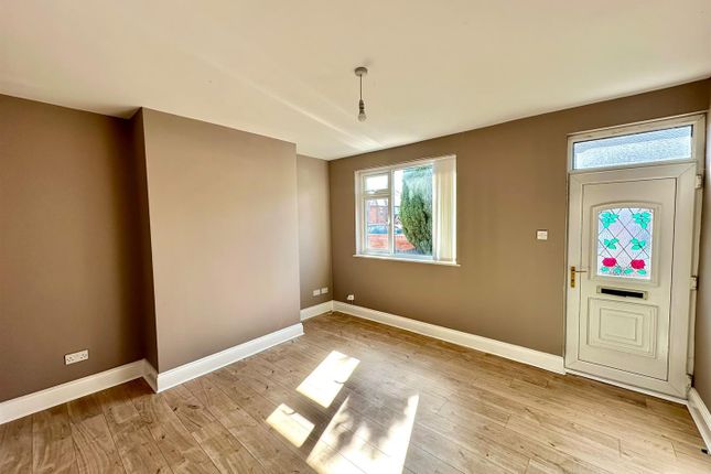 67, Corona Avenue, Hyde photo 2
