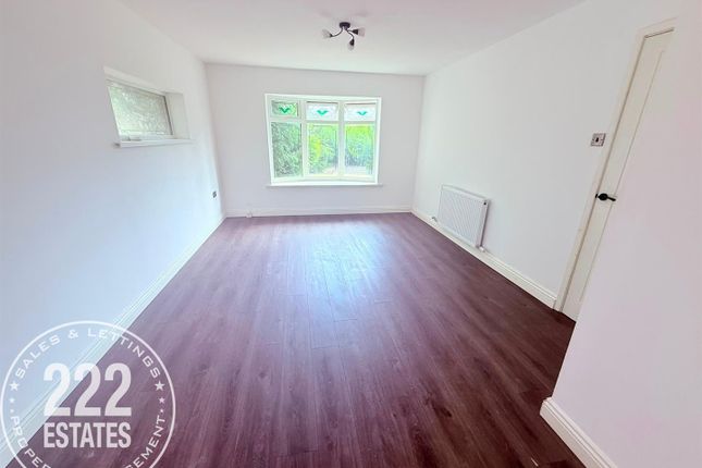 1, Sheffield Close, Warrington photo 4