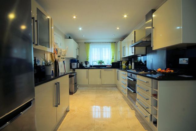 4, Castanum Court, Cheltenham photo 4