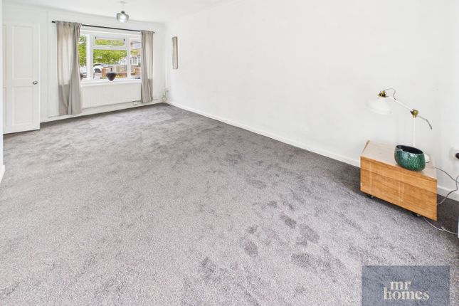 8, Fielding Close, Cardiff photo 4