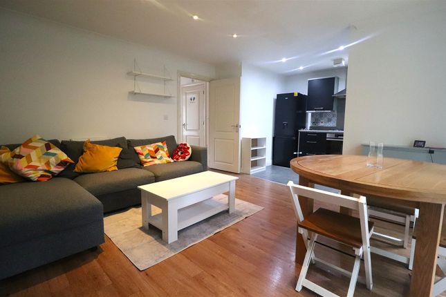 3, Itea Court, Lindie Gardens, Uxbridge photo 3